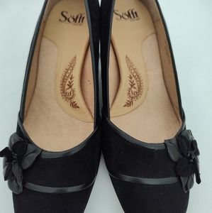 Women's dress shoes